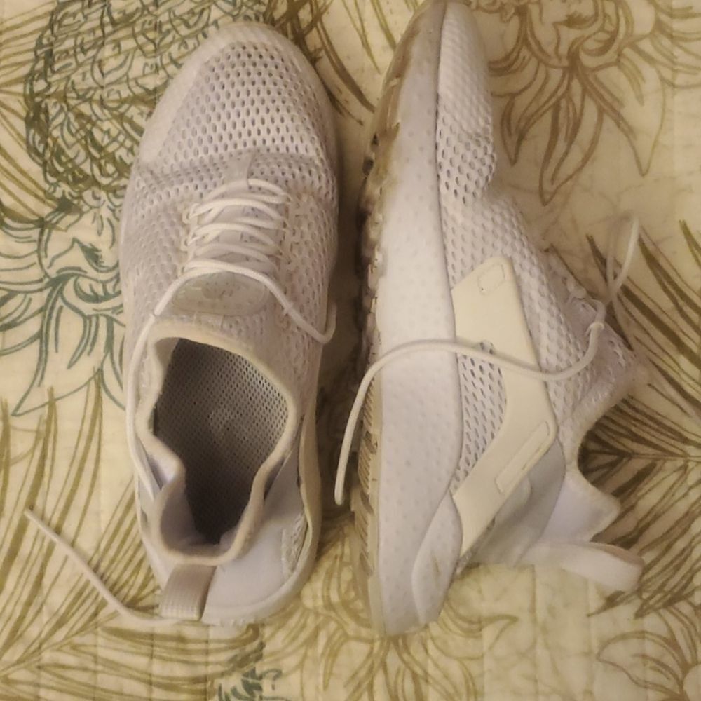 Nike Air Huaracache Women 7.5